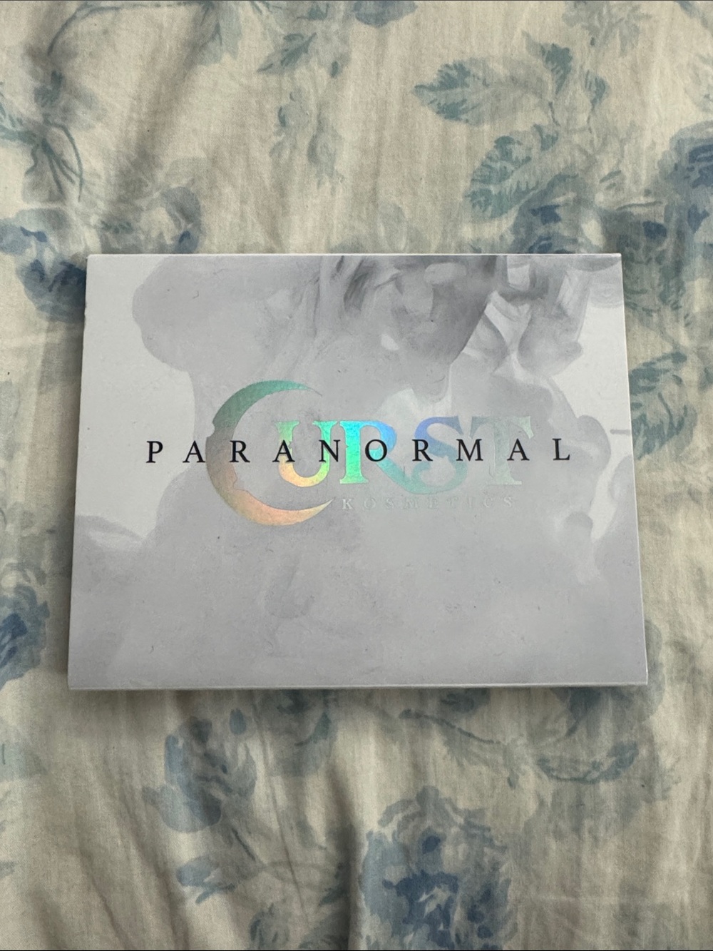 CPR Cosmetics Paranormal Eyeshadow Palette - Iridescent White Case